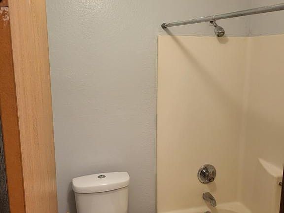 4th image of 527 8th Ave S
