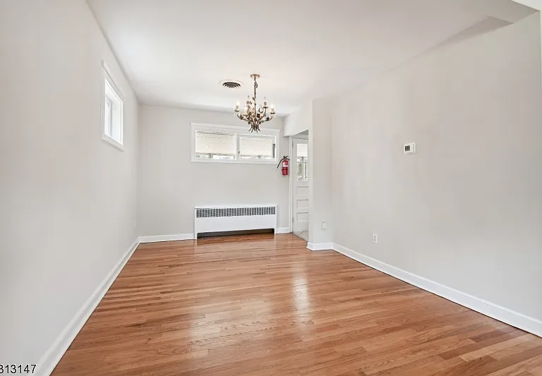 990 Washington Ave — Photo 10