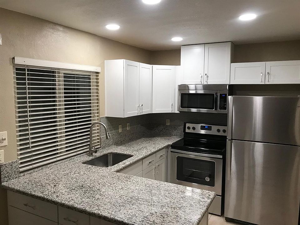 1st image of 8855 Salmon Falls Dr