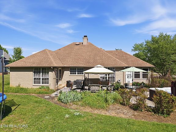 5th image of 450 Dairy Ln