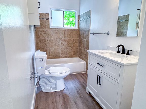5th image of 10931 Whipple St #9
