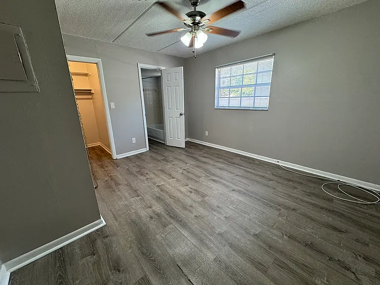 330 45th Ave S #5 — Photo 11