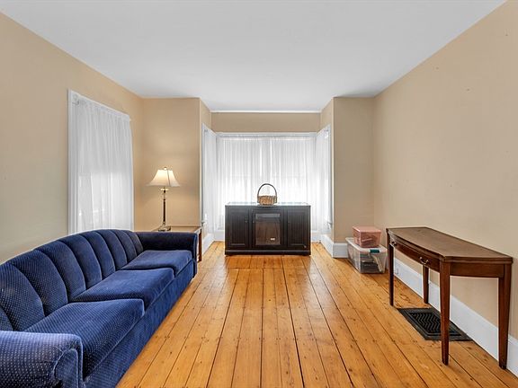 5th image of 252 Railroad Ave