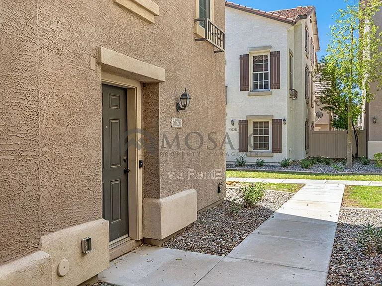 5626 S 21st Pl — Photo 4