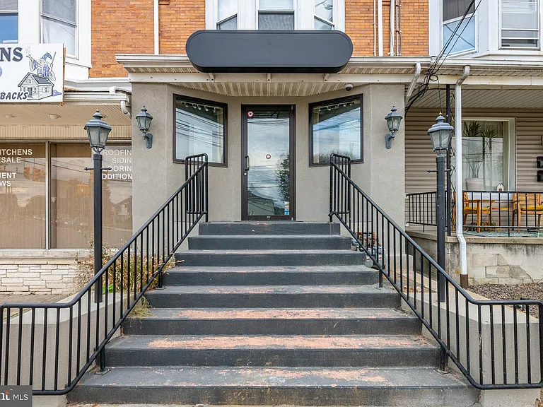 4 W Lancaster Ave — Photo 2