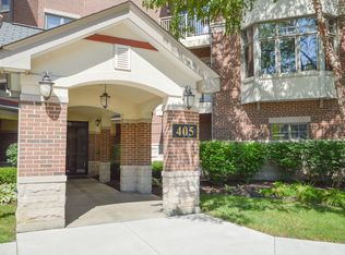 405 Village Grn UNIT 203, Lincolnshire, IL 60069
