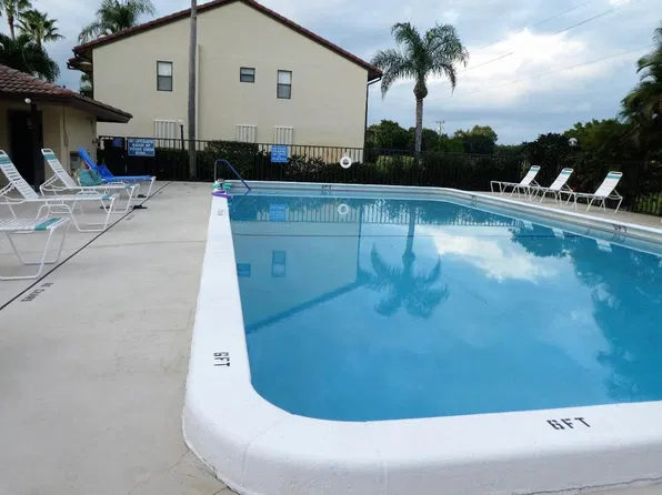 7069 Golf Colony Court #102, Lake Worth, FL 33467