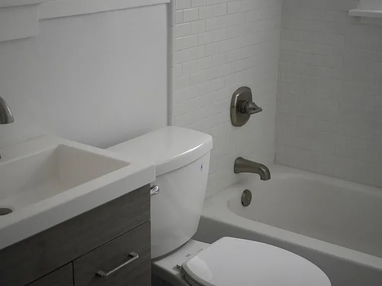 669 E Downington Ave — Photo 2