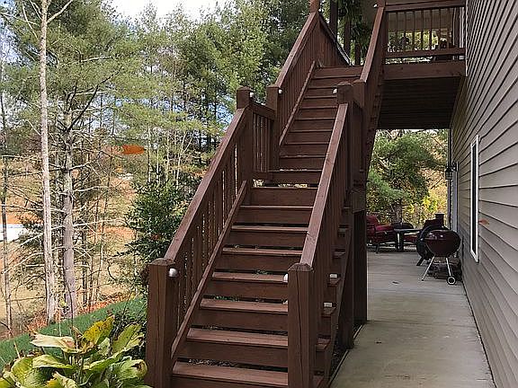2nd image of 6 Shady Bluff Ln