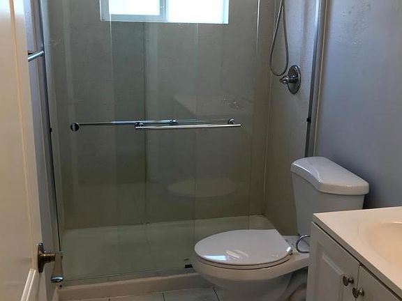 5th image of 627 Marion Pl Unit 4