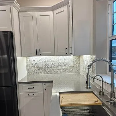 396B Sussex Ave E — Photo 2