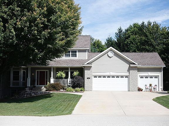 2nd image of 162 Boulder Dr
