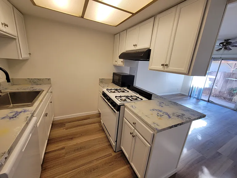 2776 Kerria Way #2776 — Photo 10