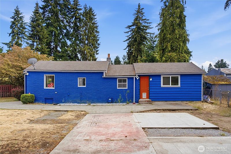 3rd image of 10409 3rd Avenue SW