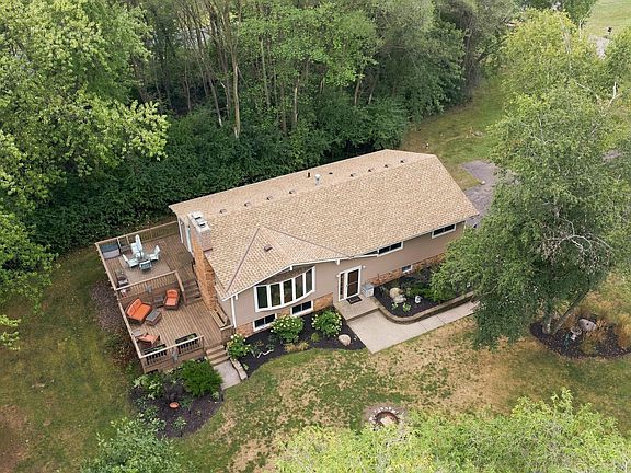 3rd image of 861 Willow Ridge Rd #1