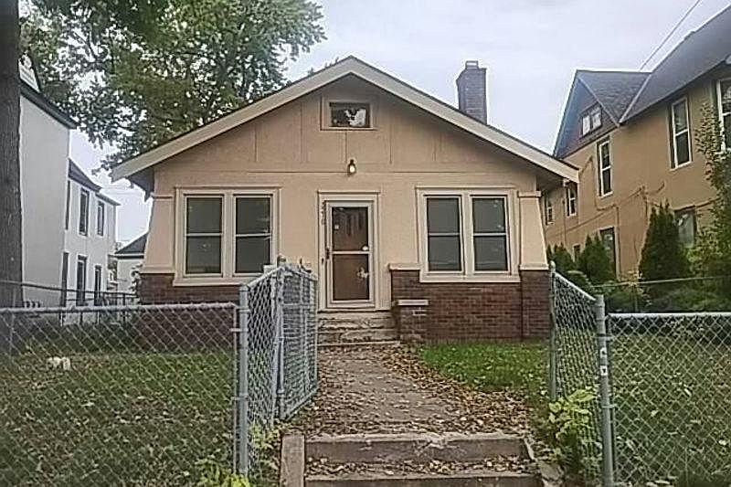 1st image of 3216 1st Ave S