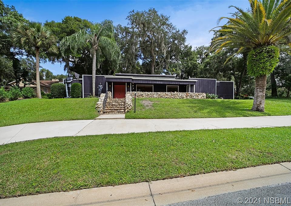 1st image of 31 Pebble Beach Dr