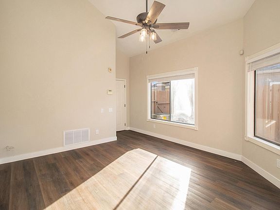 4th image of 451 Mockingbird Ln