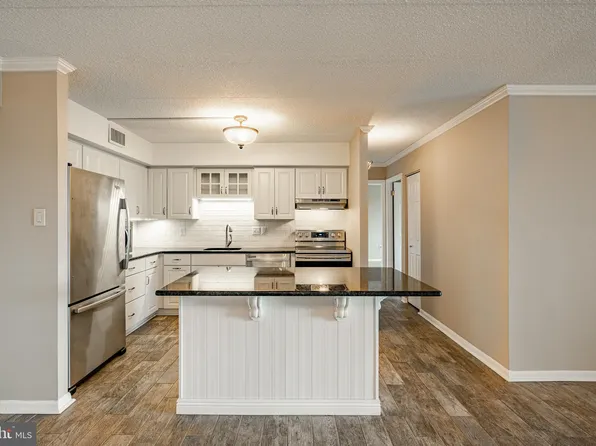 10713 Valley Forge Cir #713, King Of Prussia, PA 19406