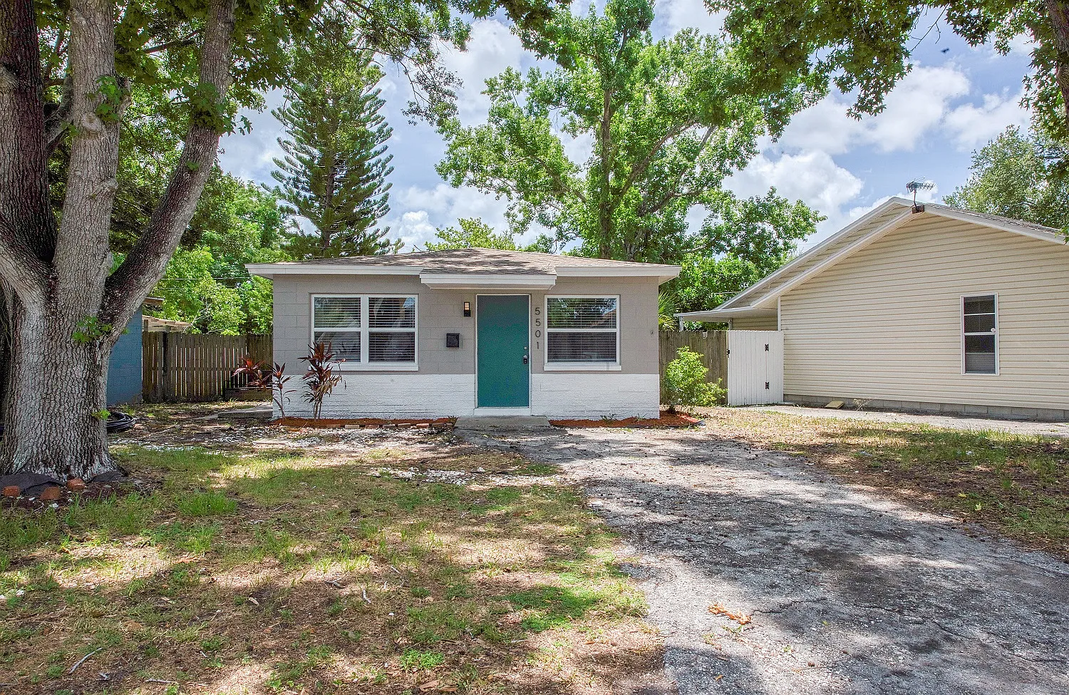 3 bed, 968 sqft, $2,140 — Photo 1
