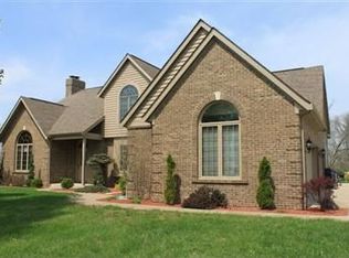541 Lookaway Dr, Taylor Mill, KY 41015