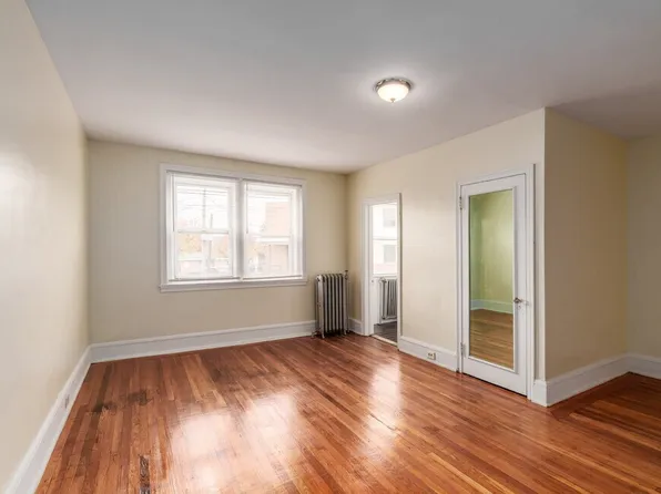 Stonehurst Apartments
