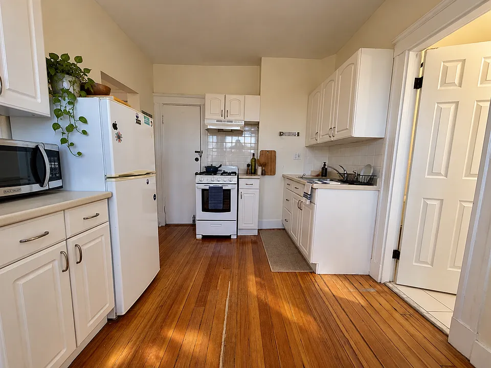 279 Harvard St #33