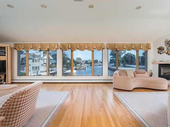 2nd image of 2771 S Merrick Ave