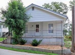 100 E Carpenter St, Moberly, MO 65270
