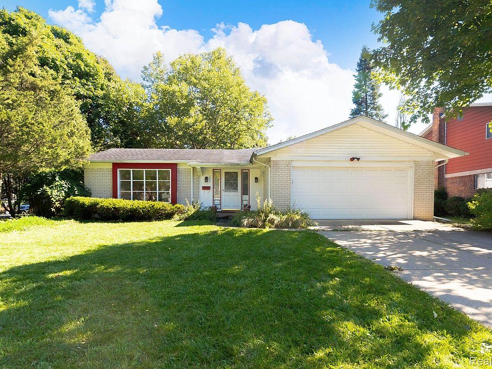 1st image of 1346 King George Blvd