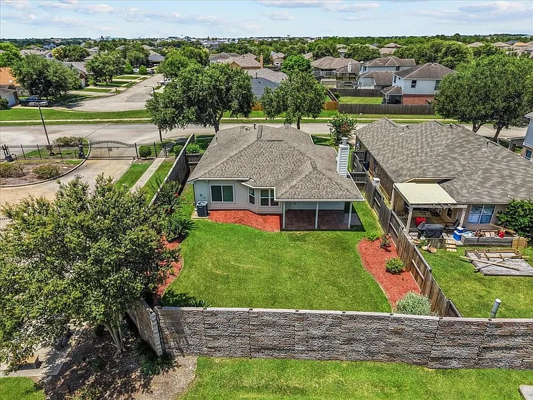 202 Pebble Walk Ln — Photo 28