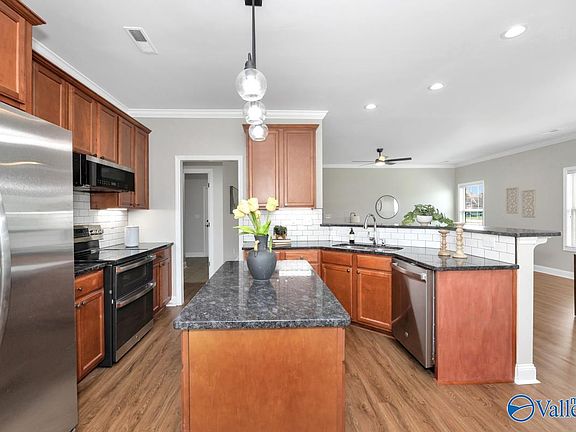 5th image of 118 Trenton Creek Ln