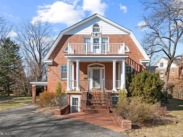 4717 26th St N, Arlington, VA 22207