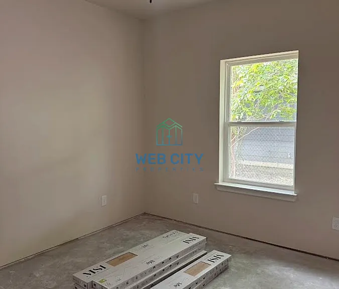 4718 Zealand St — Photo 10