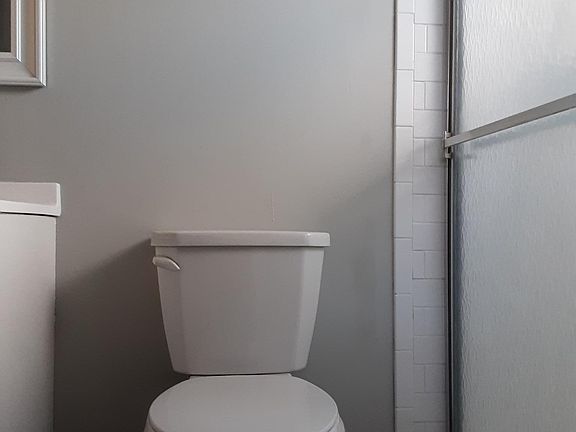 5th image of 104 Continental Dr #4