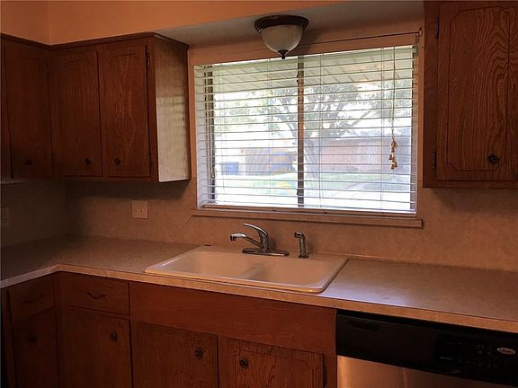 4th image of 3525 Columbine Ln