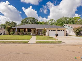 406 Yorkshire Ln, Victoria, TX 77904