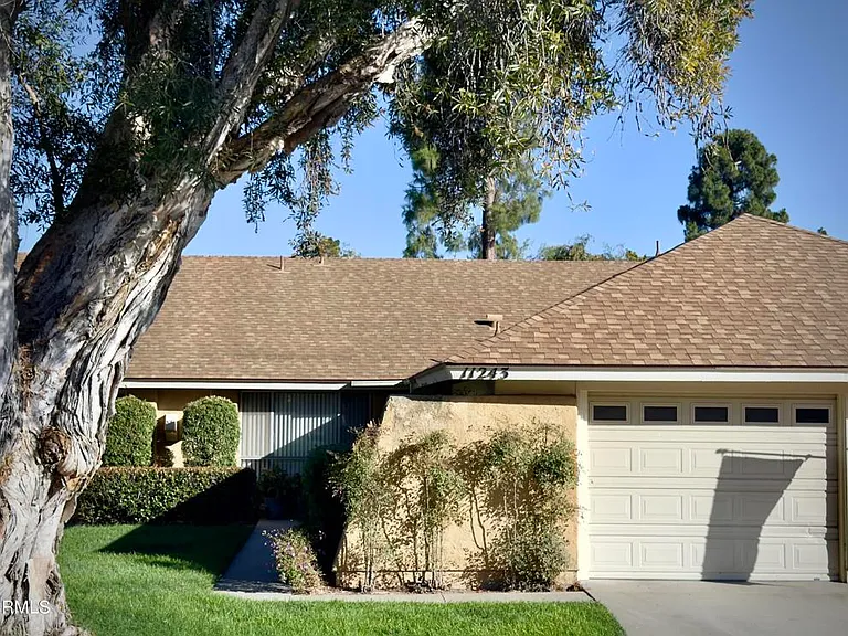 11243 Village 11 — Photo 16