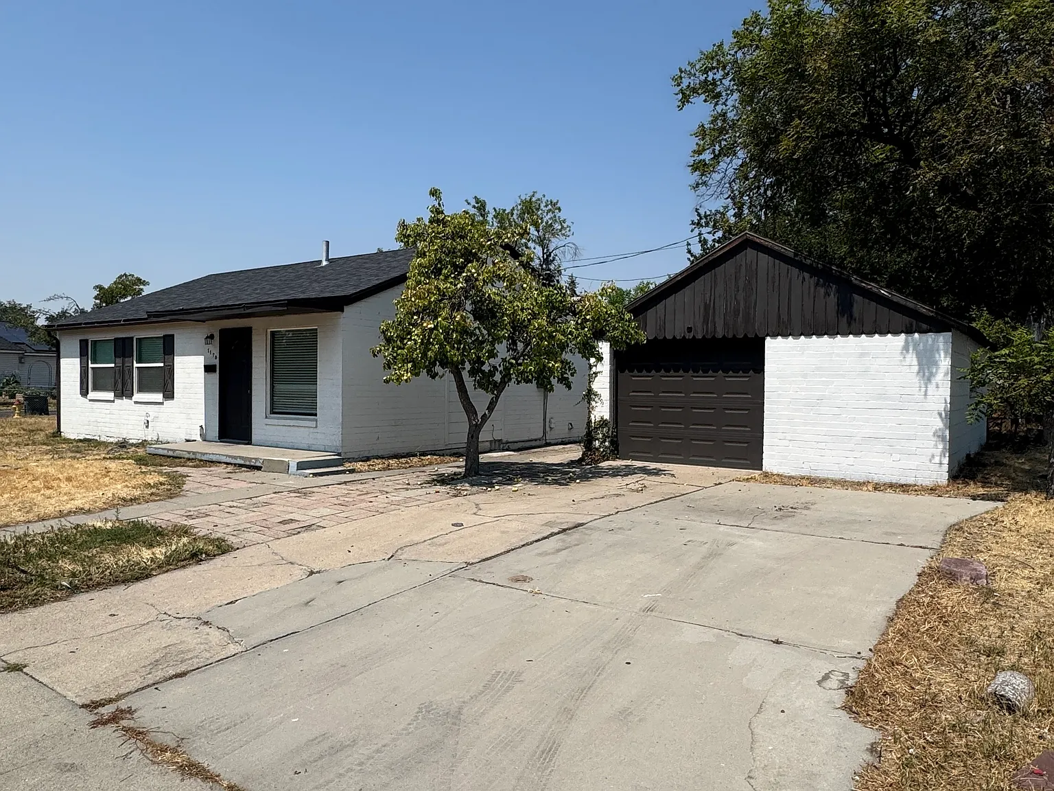 3 bed, 918 sqft, $2,095 — Photo 2