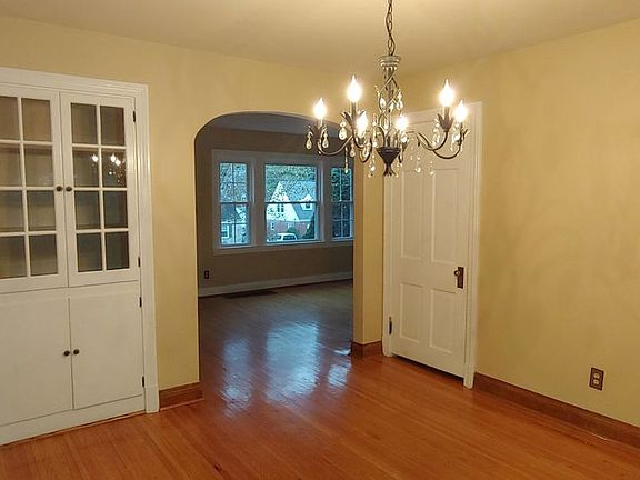 3rd image of 2615 Drayton Dr