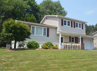 122 Pleasant View Rd, Hackettstown, NJ 07840