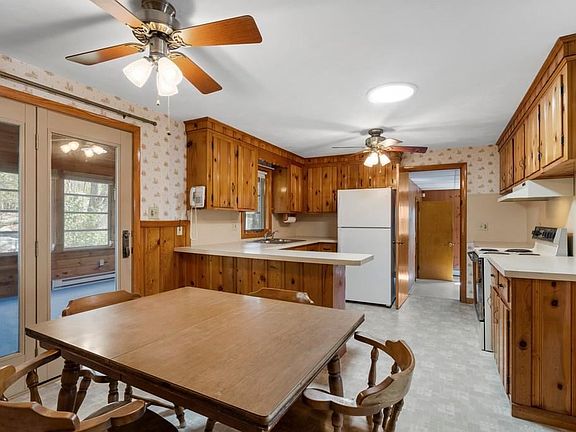 3rd image of 192 Woodland Ave