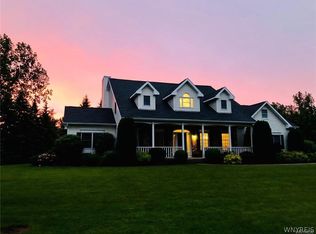 8350 Manchester Park Dr, East Amherst, NY 14051
