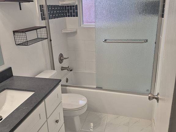 3rd image of 176 Sierra Dr #4