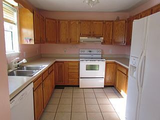 5th image of 107 Oak Hill Ct NE