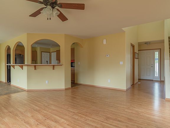 4th image of 17727 17th Ave E