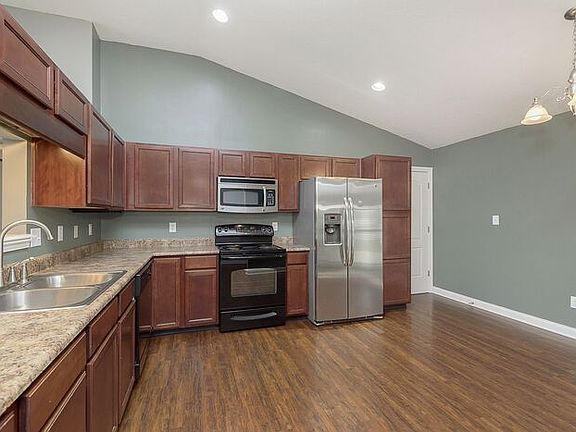 4th image of 2505 Copper Hill Dr