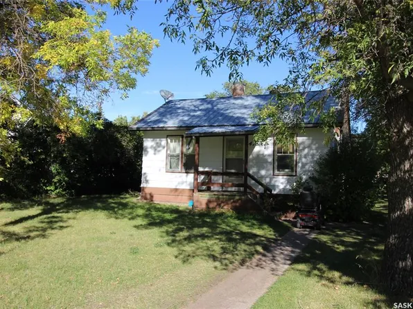 476 3rd STREET, Shaunavon, SK S0N 2M0