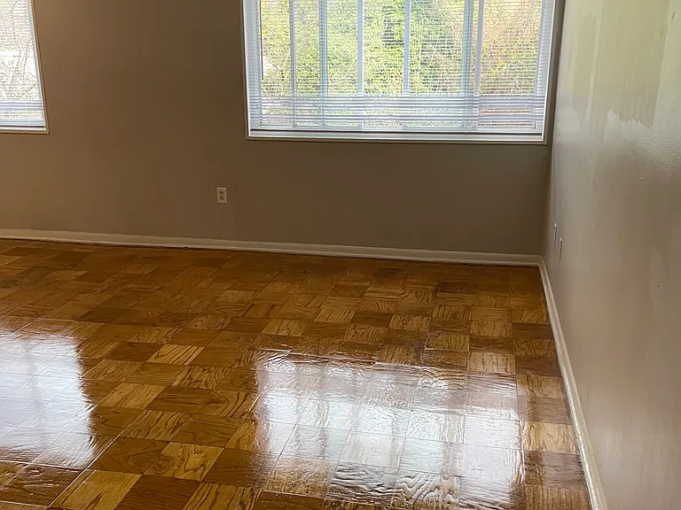 Delton Apartments — Photo 22