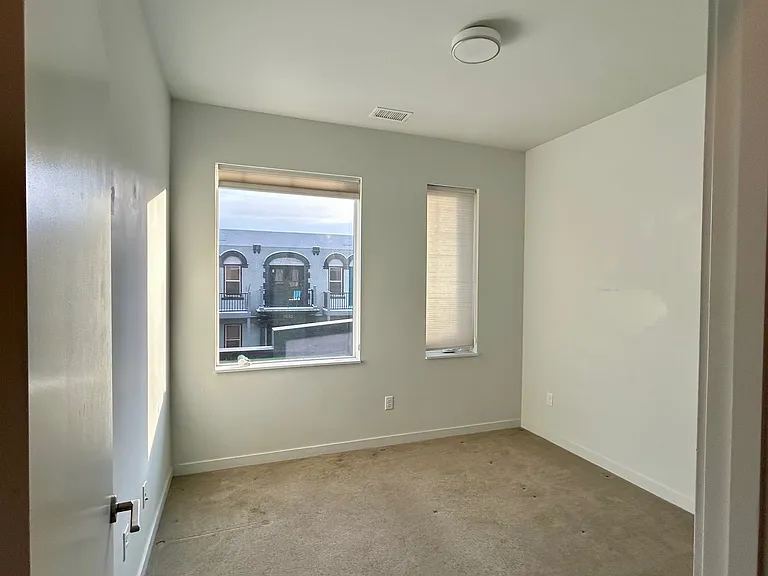 1300 N Ogden St #202 — Photo 9